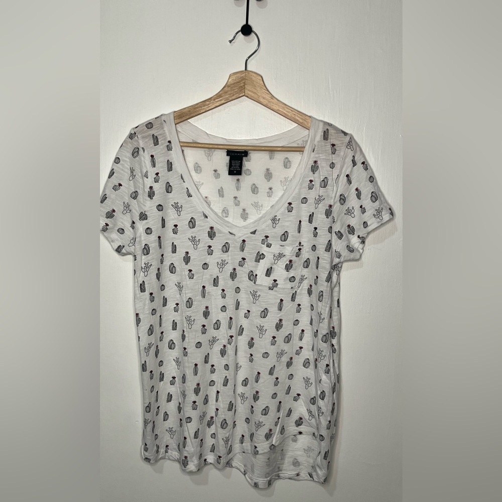 Torrid White and Black Cactus Short Sleeve T-Shirt